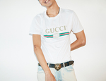 복고풍의 로고 티셔츠 47만원·연하늘색 데님 팬츠 93만원·호랑이 버클 장식의 스터드 벨트 2백41만원 모두 구찌 제품. 