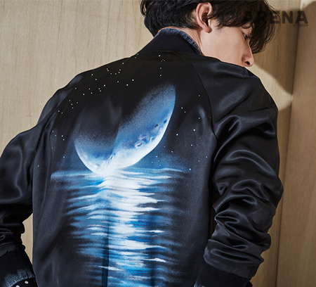 문라이트 그림으로 가득 채운 바서티 재킷 3백20만원대 생 로랑 by 안토니 바카렐로 제품.