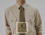 버튼이 달린 플랩 포켓 장식 타이 15만원대·워크웨어에서 힌트를 얻은 베이지색 셔츠 18만원대 모두 폴로 랄프 로렌 제품. 
