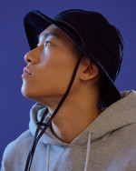 3 큼직한 물방울무늬가 은은한 여행용 모자 10만7천원 이스트로그 by 솔티 서울 제품.