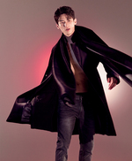 아스트라칸 코트·프린스 오브 웨일 체크무늬의 더블브레스트 재킷·캐럿 팬츠·얇은 캐시미어 소재 니트 모두 가격미정 엠포리오 아르마니 제품.