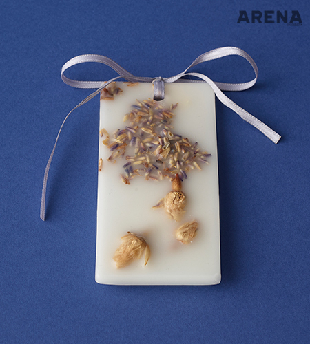 피렌체에서 채취한 잎을 넣어 수공으로 만든 라반다 향 타볼레타 디 체라 페퓨메이트 2pcs 4만2천원 산타 마리아 노벨라 제품. 