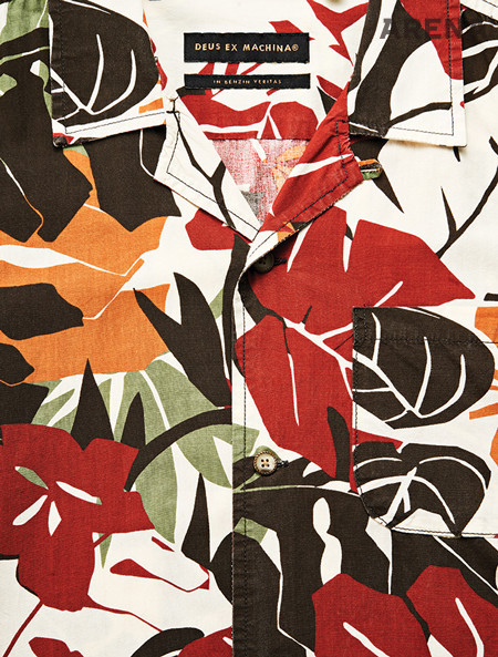 야자잎 패턴을 큼지막하게 넣은 하와이안 셔츠 9만8천원 데우스 엑스 마키나 by 웍스아웃 제품.