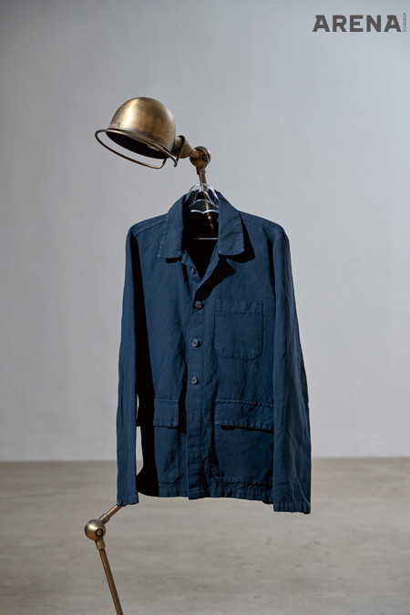 8 빛바랜 파란색의 사파리 재킷 가격미정 8 by 육스 제품.
