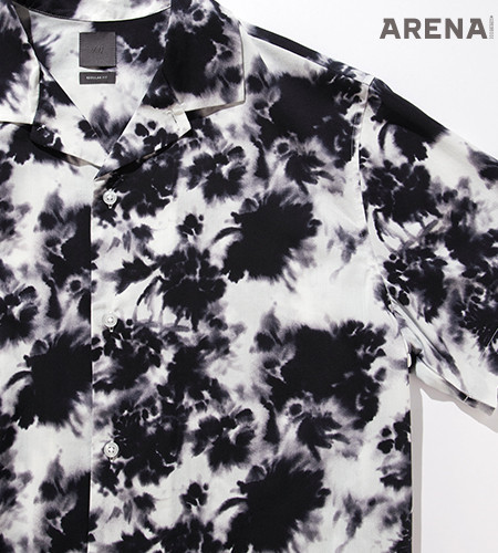수채화처럼 번진 패턴의 오픈칼라 셔츠 3만4천9백원 H&M 제품. 