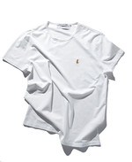 부드럽고 신축성 좋은 프리마 코튼 스트레치 소재의 슬림 핏 티셔츠 가격미정 캘빈클라인 진 제품.