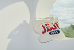 클래식한 ‘JEJU’ 레터링의 캔버스 백 아일랜드 프로젝트 제품.