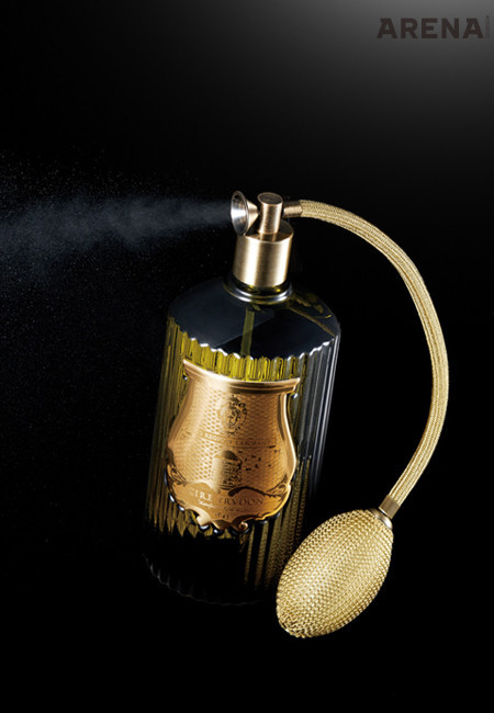 인도 재스민 고유의 향을 담은 레 벨 마띠에르 컬레션 마듀레이 룸 스프레이 375mL 28만원 트루동 제품.