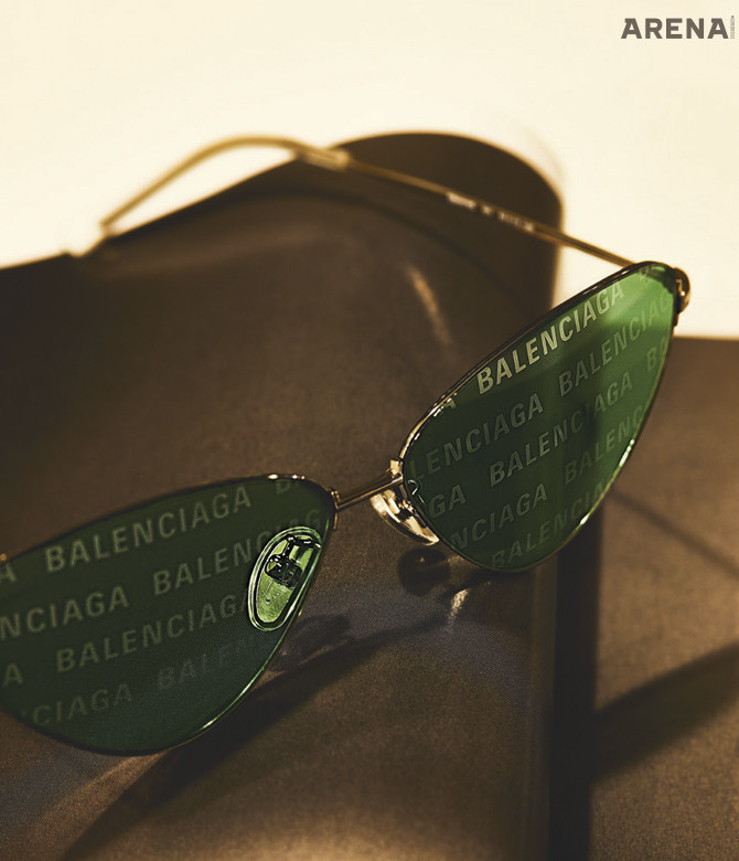 레터링 로고 패턴의 메탈 프레임 선글라스 가격미정 발렌시아가 제품. 