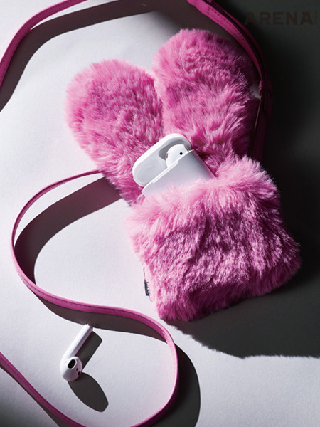 핑크 래빗 에어팟 케이스 가격미정 발렌시아가 제품.