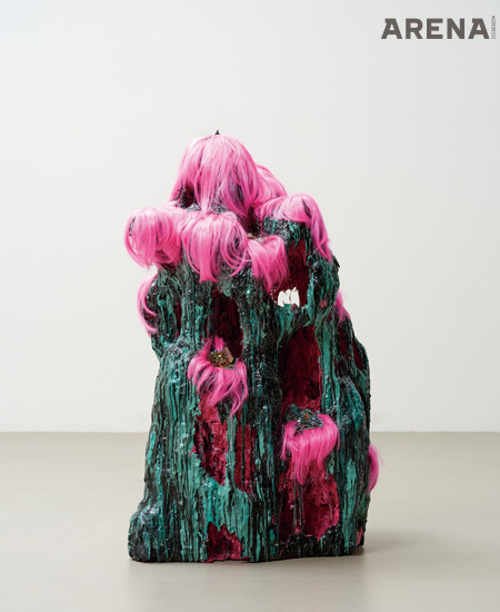 Ghillie Suit with
Zero Survival
Rateepoxy resin,
pigment, cement,
artificial hair,
bismuth, brass, wood
and polystyrene,
50×68×102(h)cm,
2020.