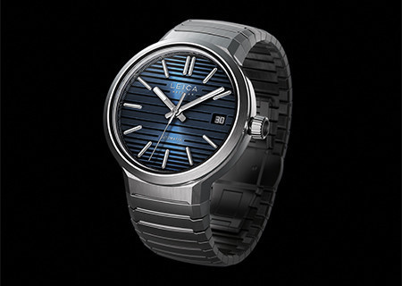 올해 10월 라이카에서 새로
공개한 신제품 시계 ZM11.
케이스부터 무브먼트까지 모두
새로 디자인되었다.