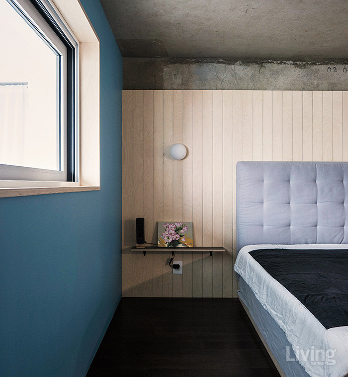 침실 벽면 역시 자작나무와 페인트 컬러가 블로킹되도록 구성했다. 

