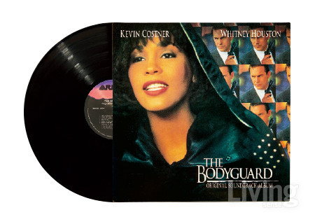 <The Bodyguard> Original Soundtrack Album, 1992
영화를 보러 가는 일도, 앨범을 구매하는 일도 쉽지 않았던 고등학생 시절, 이 앨범을 닳도록 들었던 게 생각난다. 전 세계에서 4400만 장 이상의 판매고를 올린 역사상 가장 많이 팔린 영화 <The Bodyguard> OST 음반. 