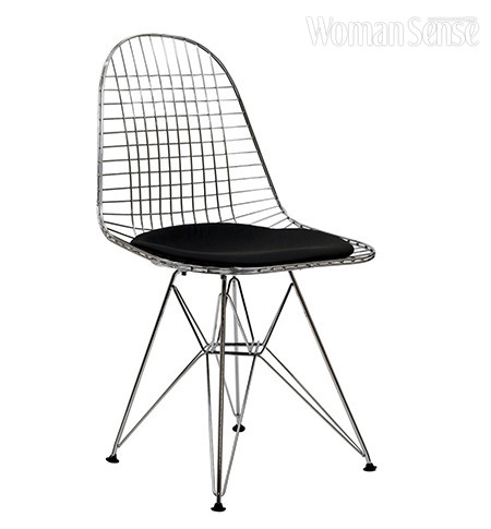 임스 부부가 1951년에 디자인한 의자, ‘DKR’. 바닥과 등받이가 일체형이다.