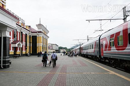 노보쿠즈네츠크 역 플랫폼.