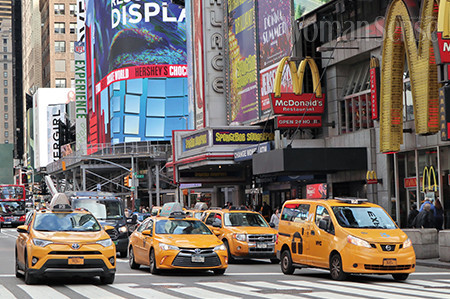 뉴요커처럼 뉴욕을 즐기고 싶다면 절대 하지 말아야할 것 중에 하나가 택시를 타는 것이다.