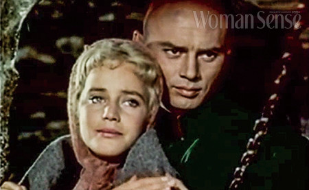 영화 <카라마조프 씨네 형제들>의 한 장면. 남녀 주인공 '드미트리 (율 브린너 분)'와 '그루센카(마리아 쉘 분)'(1958년작).