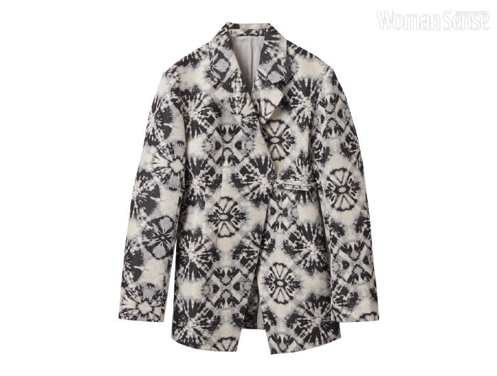 독특한 패턴이 매력적인 랩 스타일 재킷 25만원 코스. 