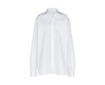 오버사이즈 실루엣의 화이트 셔츠 1백14만원 보테가 베네타. 